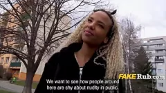 Odtwórz Fucked a European Babe: Public Międzyrasowe spotkanie z hebanowym studentem prawa