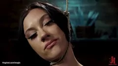 Reproducir Esclavitud esclavo: hardcore coño digitación y prueba de hogtie