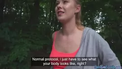 Odtwórz Brunetka z dużym tyłkiem i dziwka castingowa szaleją w zbliżeniu POV