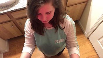 Jouer Pancia una donna amatoriale fa un pompino e fa sesso alla pecorina
