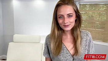 Jouer Adolescent qui baise un gros espagnol