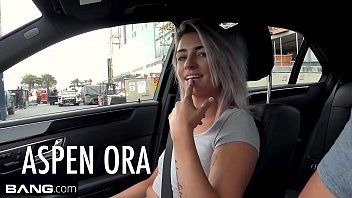 تشغيل الفاسقة تقوم أحيانًا بعمل سكس فاضح في فندق رخيص