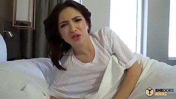 Redare Fetite hot care merg la doctor ce le atinge in zonele erogene si intime pentru a le simti excihardcore