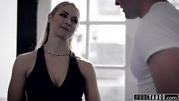 Odtwórz Blondynka uprawia seks z najlepiej wyposażonym trenerem