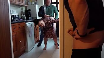 Odtwórz Zmysłowy film xxx z cipką, która bardzo kocha swojego penisa