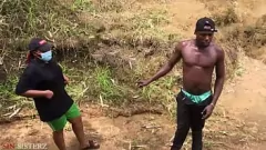 Reproducir Black Stallion toma a BBW Wife para un viaje difícil en el edificio inacabado