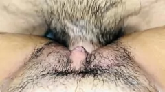 Reproduzir Creampie cheia de porra em close-up doggystyle