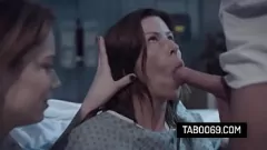 Afspelen Hospital Threesome: Milf Alexis Fawx en Teen Bobbi Dylan in hardcore actie